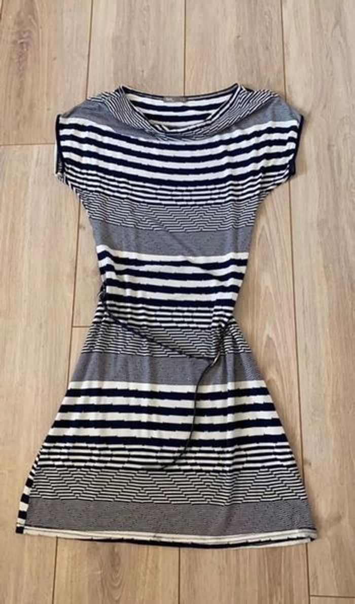 Robe col benitier 36