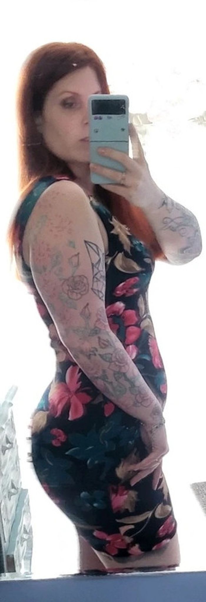 Robe courte fleurie - photo numéro 2