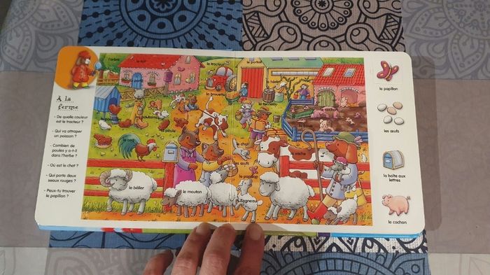 Livre éducatif "Mes premiers mots à rabats futés, à la ferme" - photo numéro 2