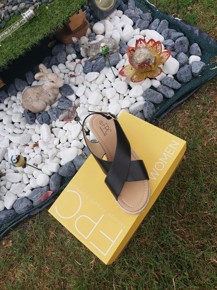 Sandales 🎀 FPC pointure 37 10€ - photo numéro 2