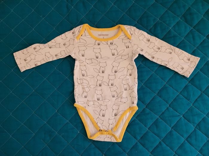 Lot de 5 bodies 9 mois - photo numéro 9