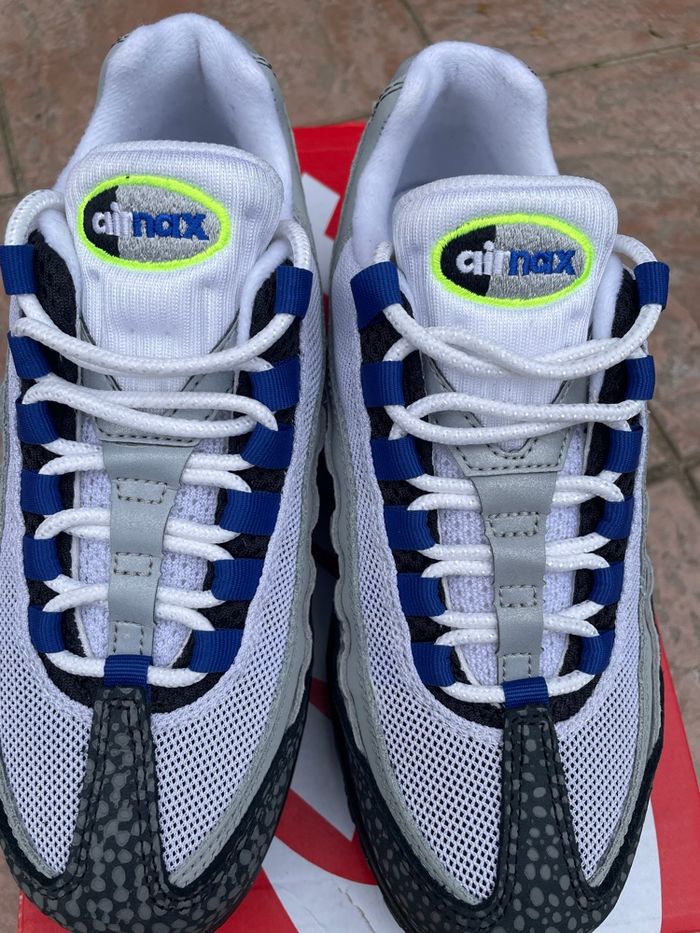 Air Max 95 kiss my airs  black volt iron grey - photo numéro 4