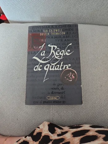 Livre la règle de quatre