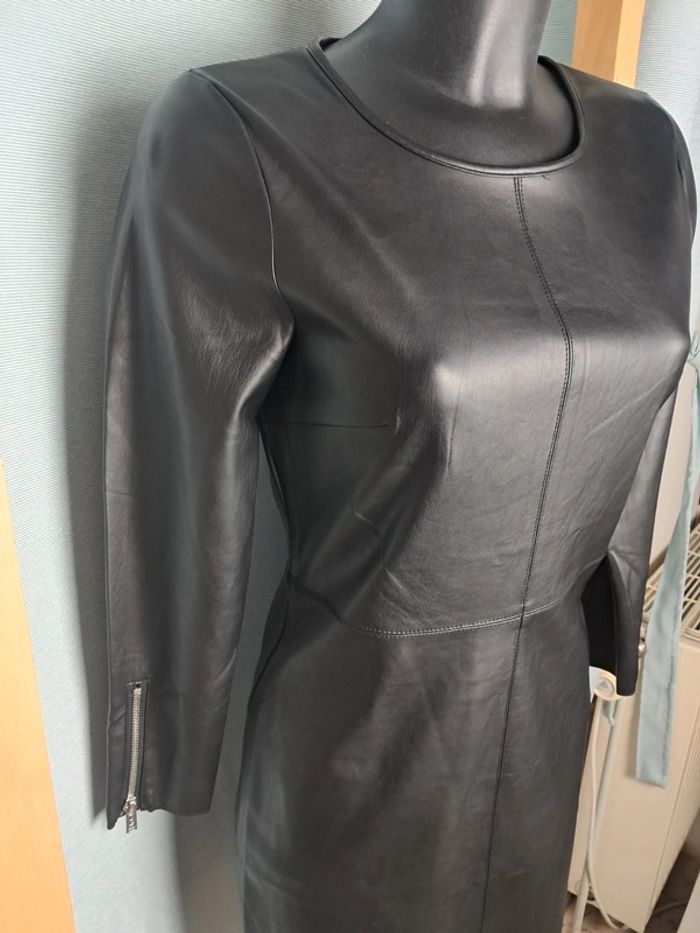 Les petites bombes robe simili noire T.36 neuve - photo numéro 3