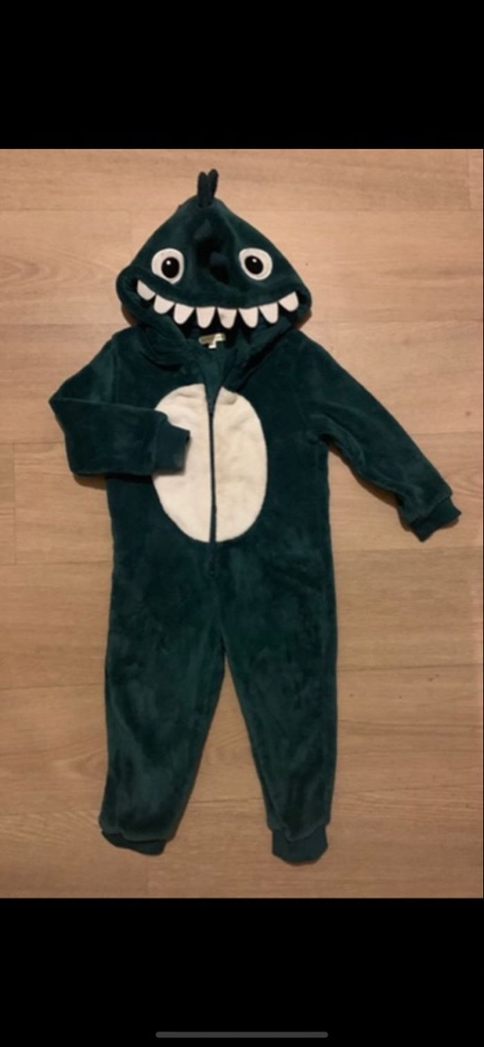 Pyjama dinosaure marque vertbaudet taille 3ans sans pieds mais capuche