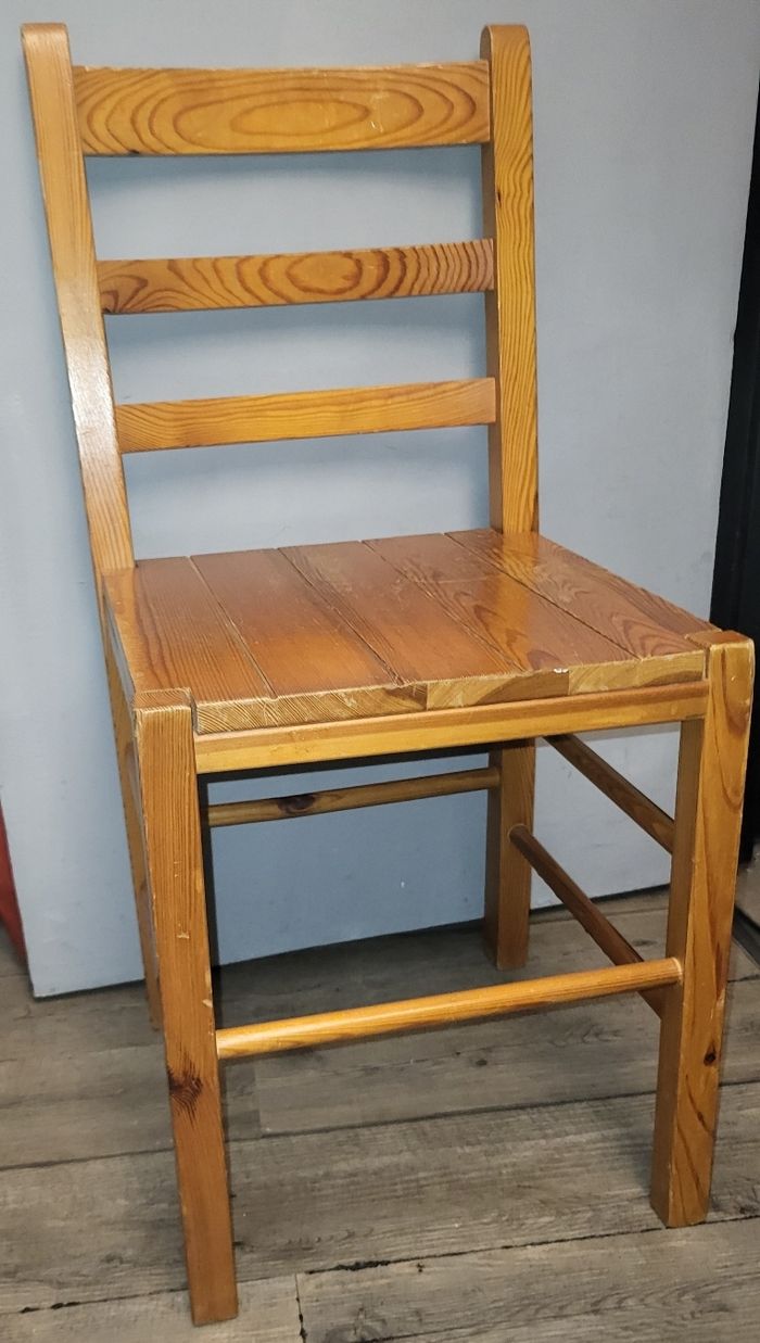 Chaise en bois massif vintage à restaurer très robuste - photo numéro 19