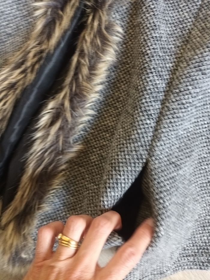 Veste avec capuche et fourrure gris hiver avec poche marque happystar - photo numéro 3