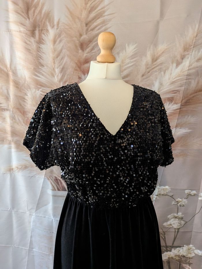 Robe de soirée à sequins - photo numéro 3