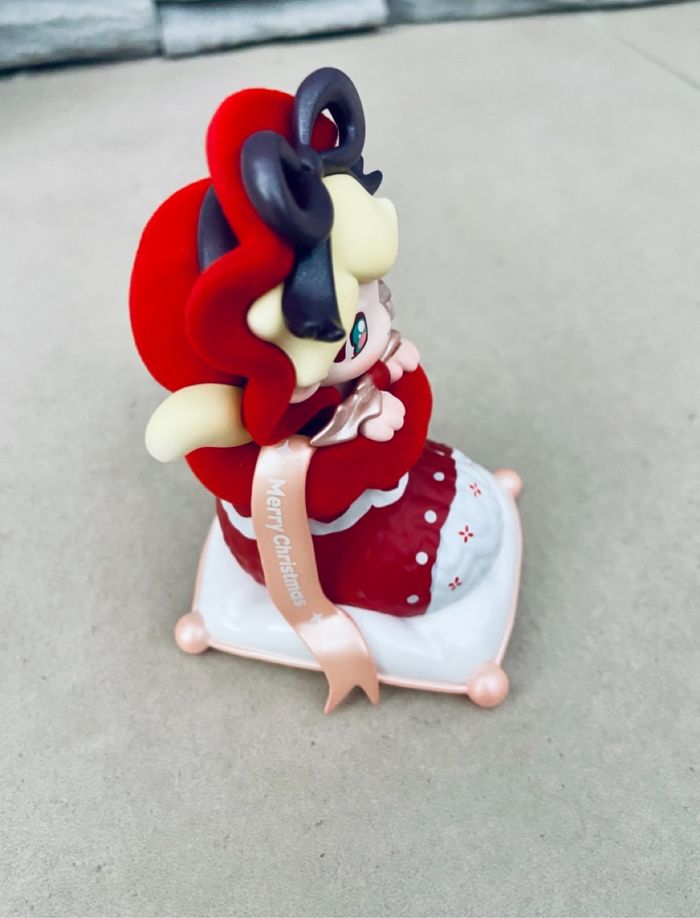 Pop Mart Azura Warm Christmas -  Soft Christmas Stocking - photo numéro 2