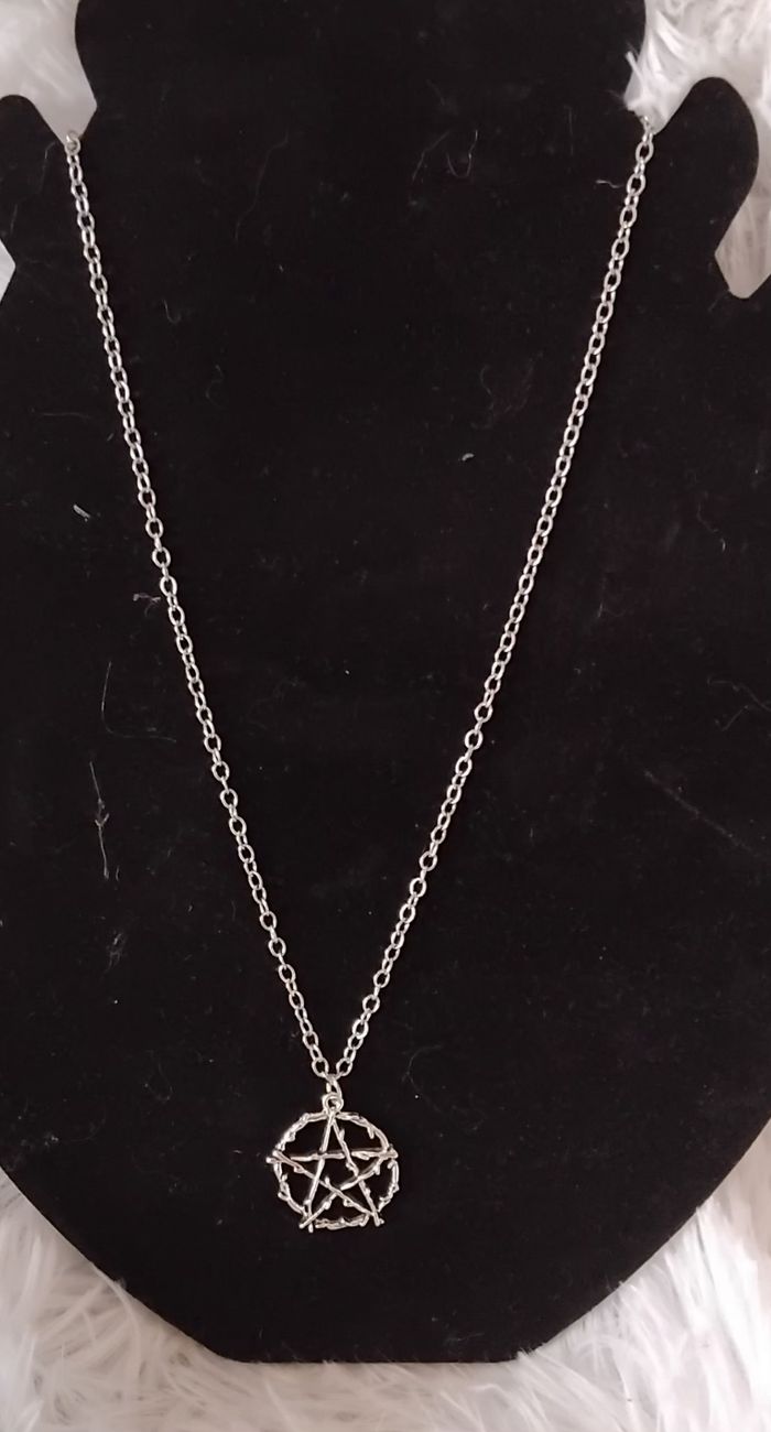 Collier pendentif  argenté pentagramme étoile à 5 branches