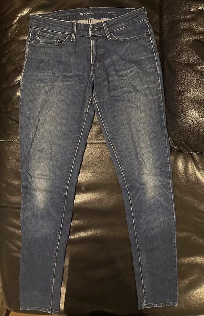 Jean Levi’s slight curve W27L34