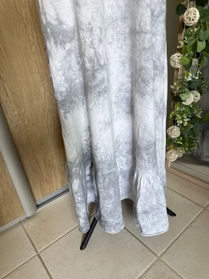 Magnifique robe longue avec inscription amour femme - photo numéro 2