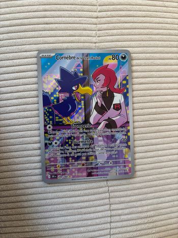 Cornebre de la team rocket 200
