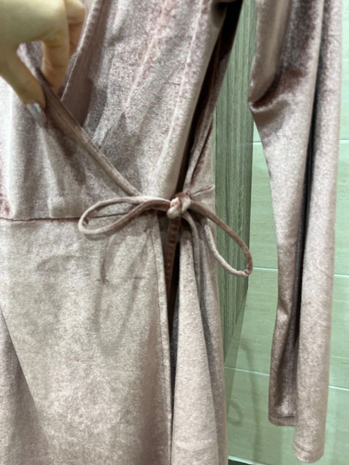 magnifique, robe rose satinée, pull&bear taille M - photo numéro 6