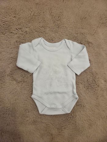 Body bébé bleu clair manches longues 3 mois tres bon etat