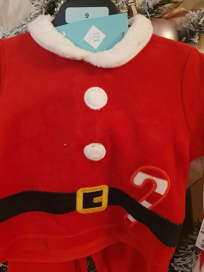 Ensemble de Noël 3 pièces ( haut , bas et bonnet) 9 mois - photo numéro 3
