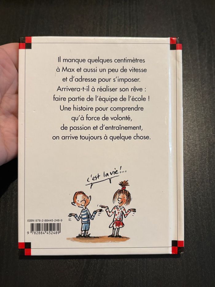 Livre Max et Lili – Max à la passion du foot - photo numéro 2