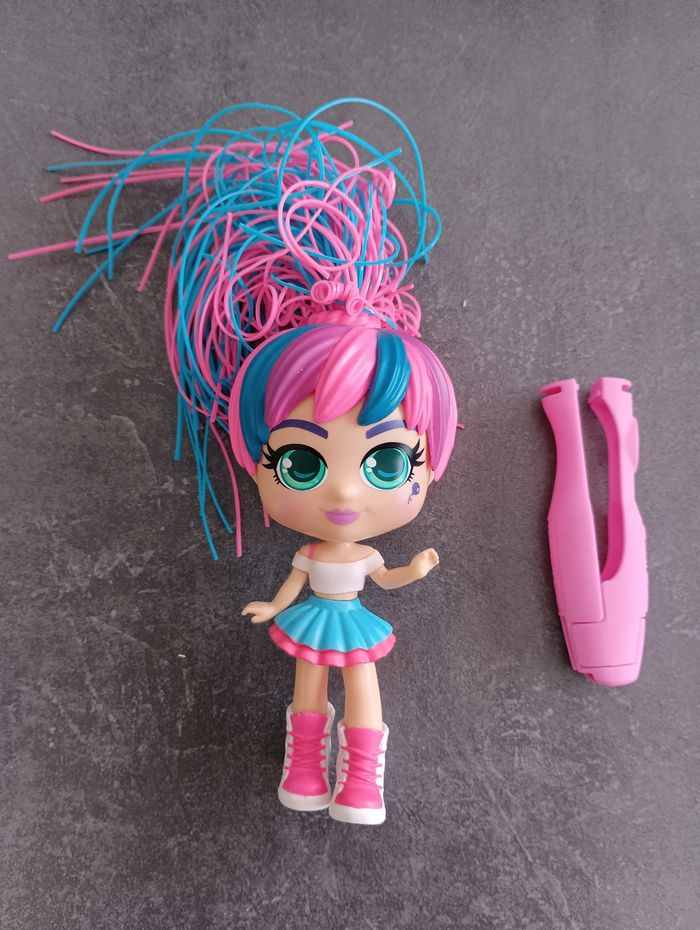 Poupée curligirls