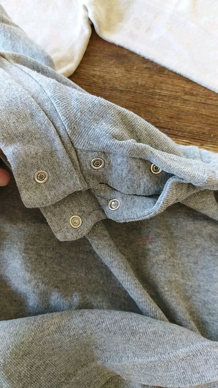 Lot tee shirt col roulé/Kiabi/ 24 mois - photo numéro 4