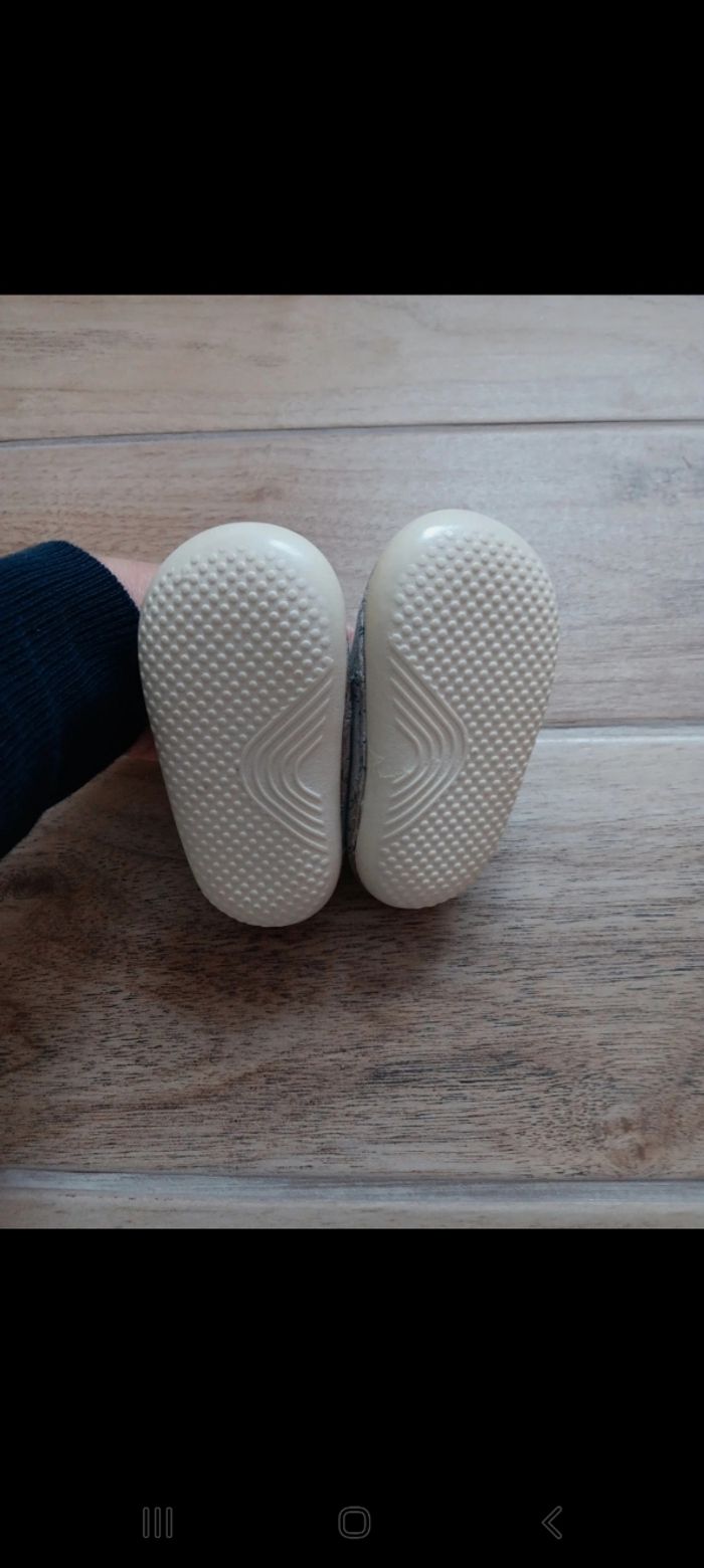 Lot chaussures pointure 18 - photo numéro 3