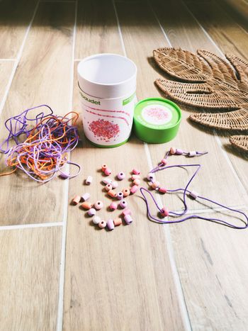 🪡Baril Lot de perles à enfiler en bois multicolores marque Vertbaudet