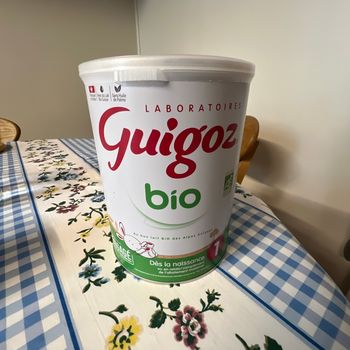 Pot de lait Guigoz bio premier âge neuf