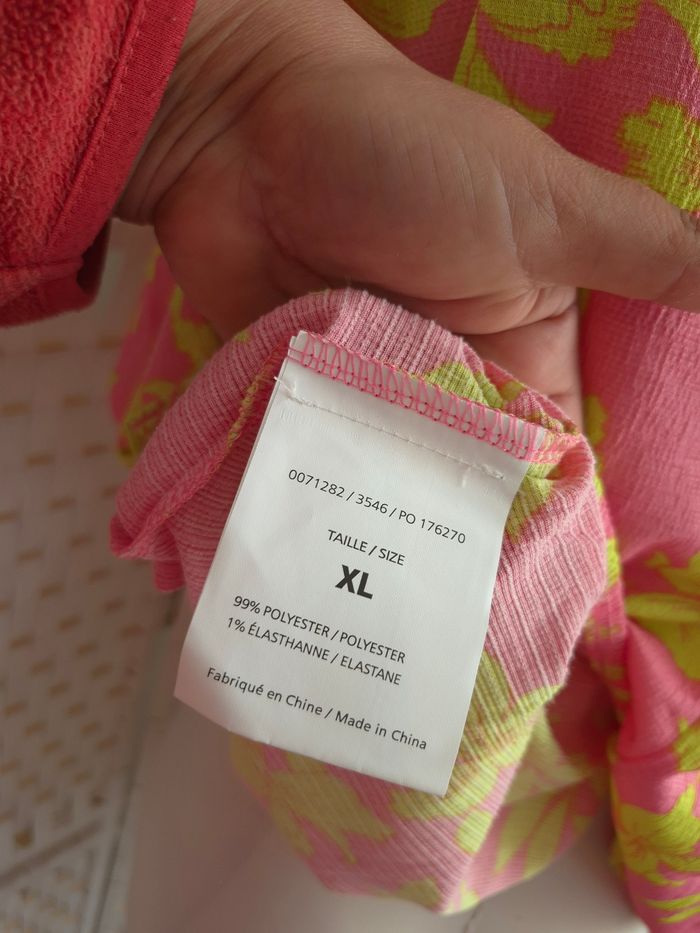 💕Jolie blouse rose poudré aux motifs floraux jaune acidulé avec collier femme TXl / 42 mosquitos 💕 - photo numéro 9