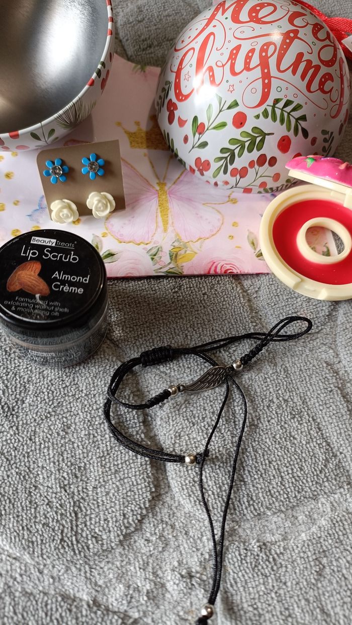 Boite boule neige maquillages et bijoux - photo numéro 3