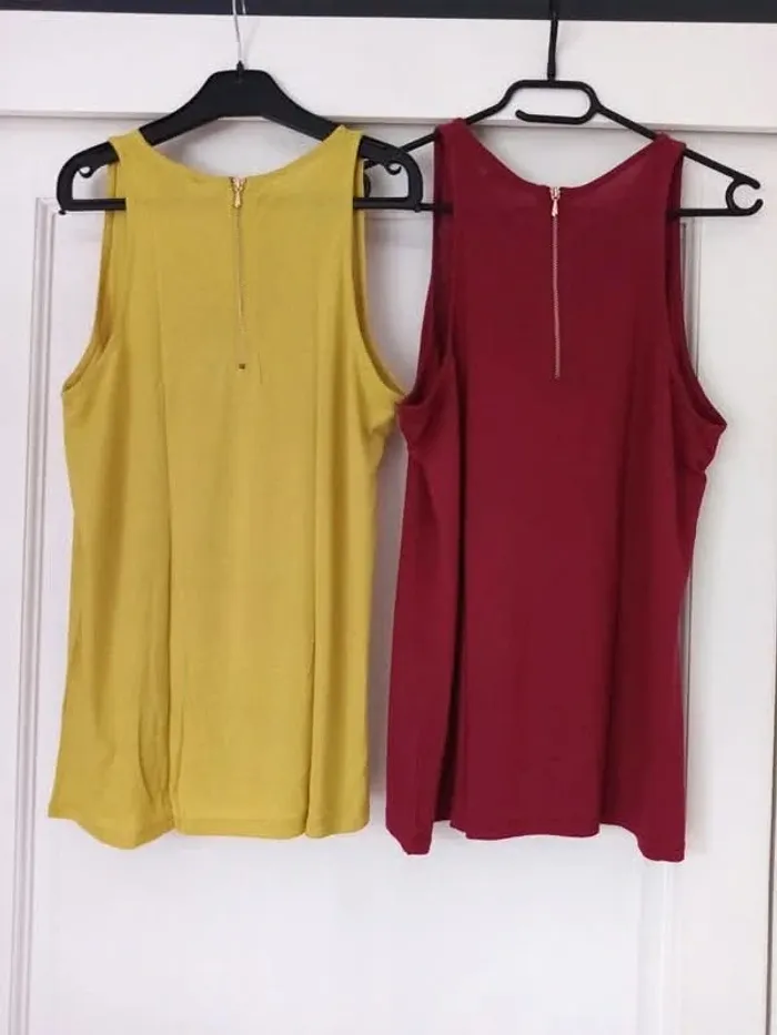 Lot de 2 débardeurs t-shirt Kiabi taille M bordeaux vert - photo numéro 2