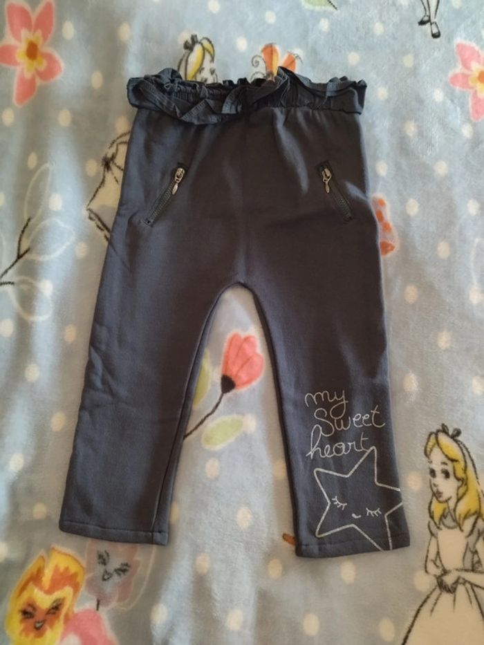 Pantalon Kiabi étoile 24 mois
