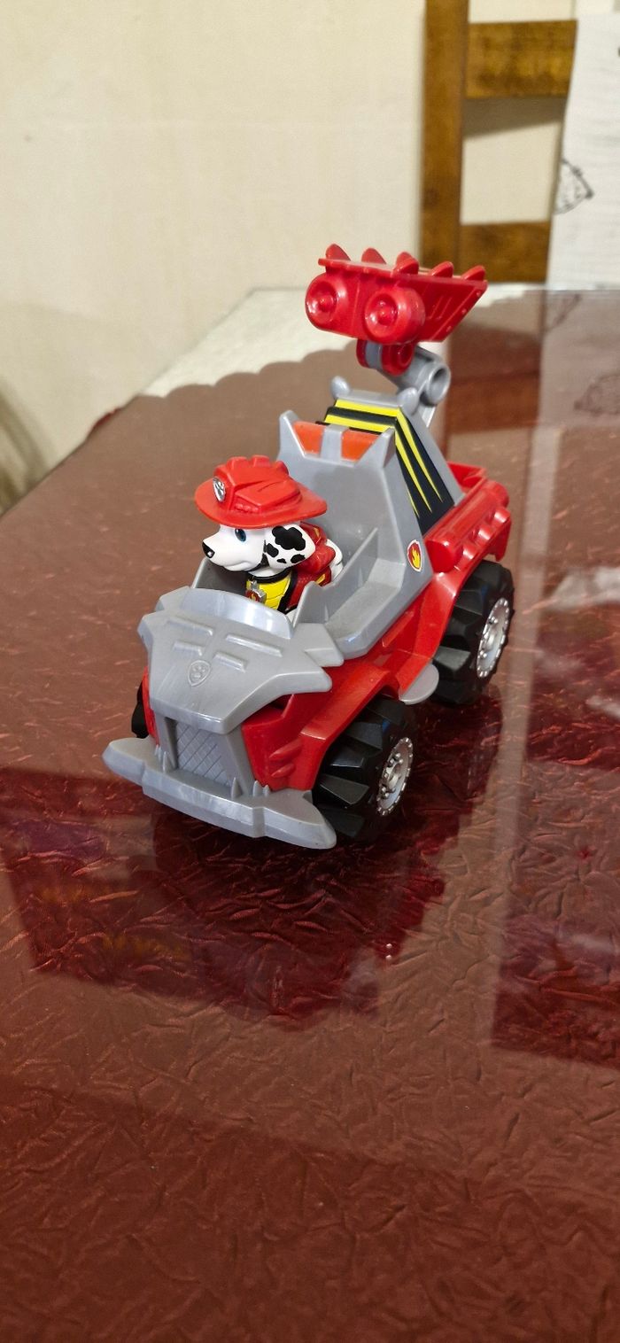 Véhicule Marcus Dino