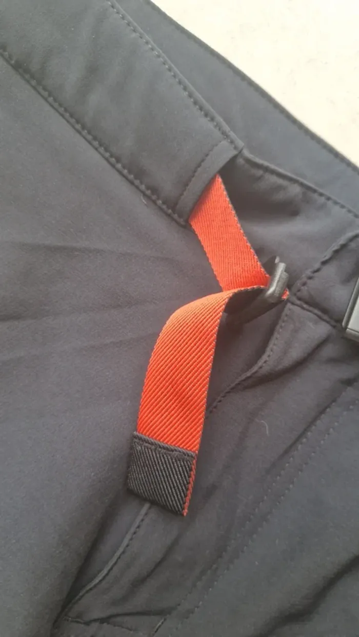 Beau short noir Colombia taille l tres bon etat - photo numéro 8