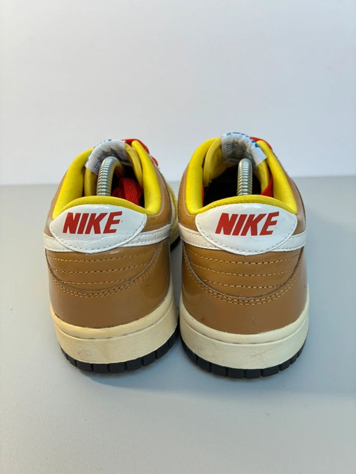 Baskets Nike Dunk low spongebob jaune marron pointure 39 très bon état - photo numéro 5