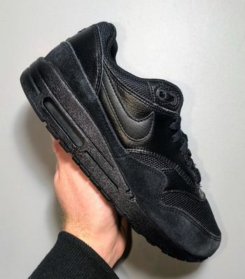 Baskets Nike air max one triple black pointure 37.5 très bon état