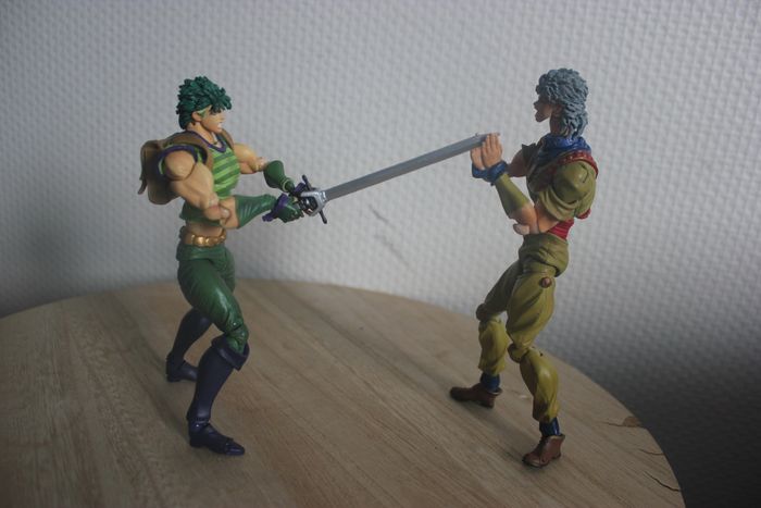 JJBA  Super Action Statues Medicos figures of Jonathan and Dio limited edition - photo numéro 2