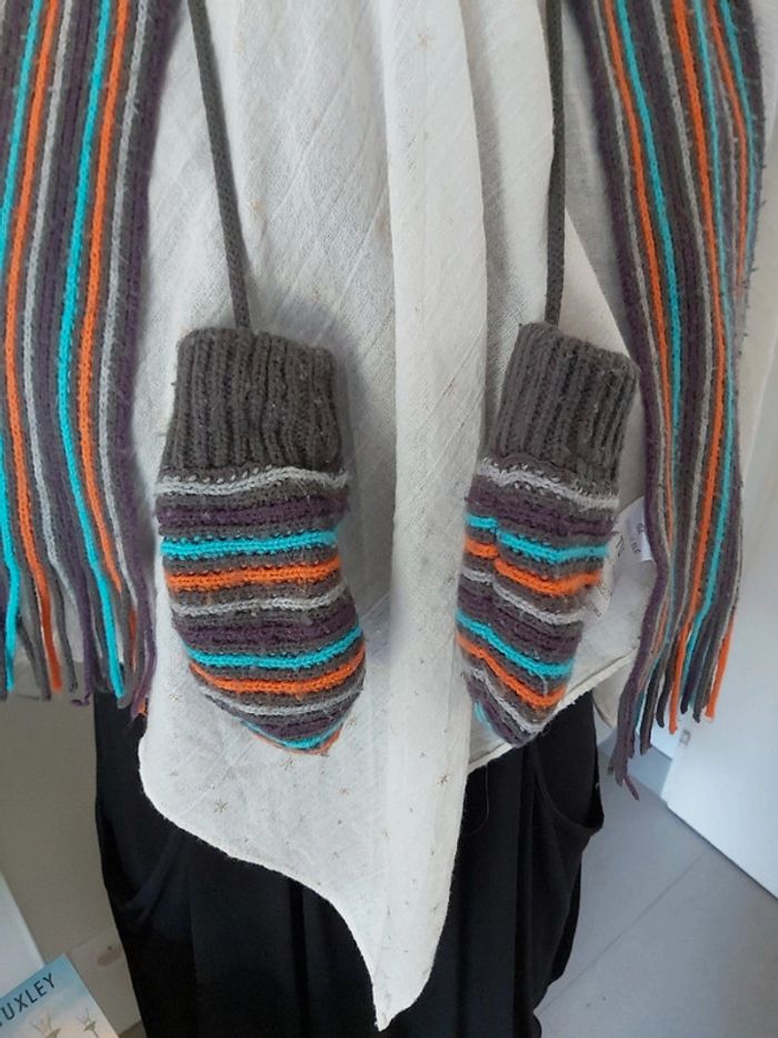 Ensemble écharpe + moufles - photo numéro 3