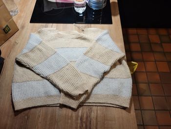 Pull croc top