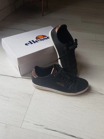 Chaussures ellesse modèle Carole mixte p.37