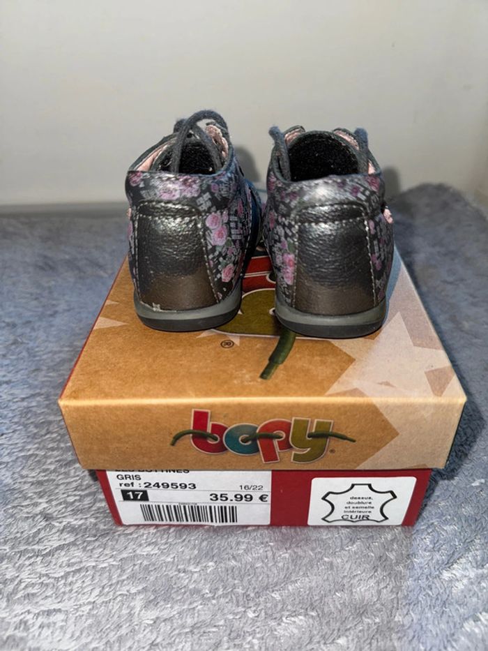 Bottines grises à fleurs 17 body TBE neuves - photo numéro 2