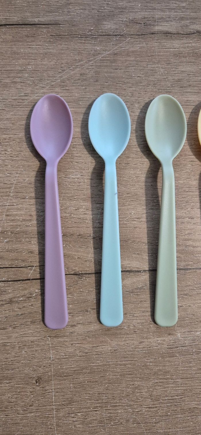 Lot cuillères pour bébé - photo numéro 2