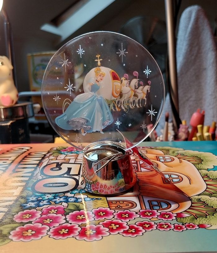 Figurine Disney lumineuse cendrillon