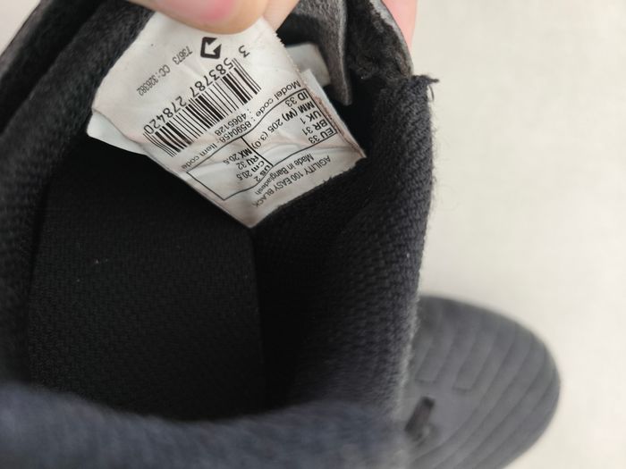 Chaussures de foot taille 33 - photo numéro 5