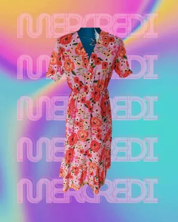 Robe d'été tons roses et rouges fleurie