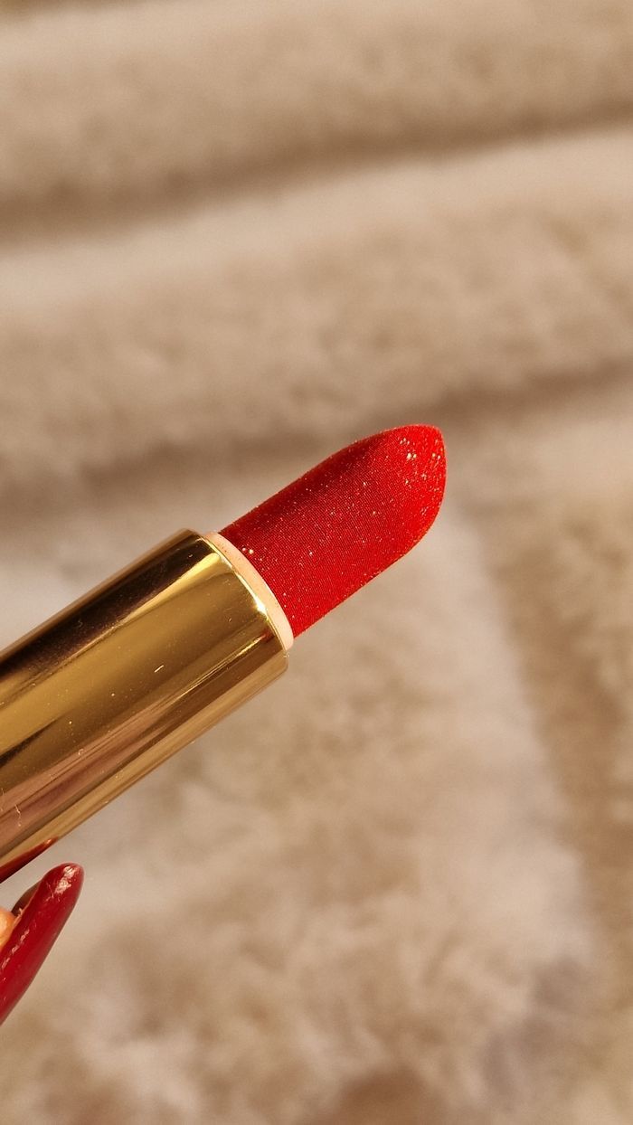 Rouge à lèvres Lunaison goldie red Gucci Beauty - photo numéro 2