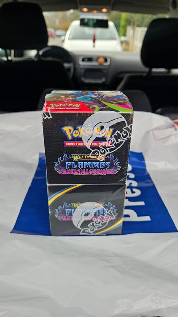 Demi Display Pokémon Flammes Fantasmagoriques