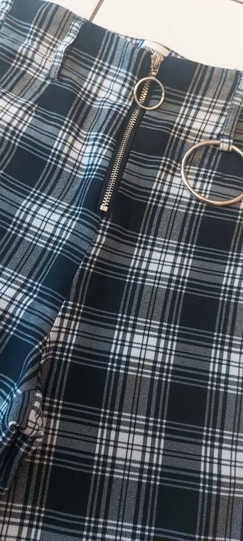 Pantalon à carreaux..
