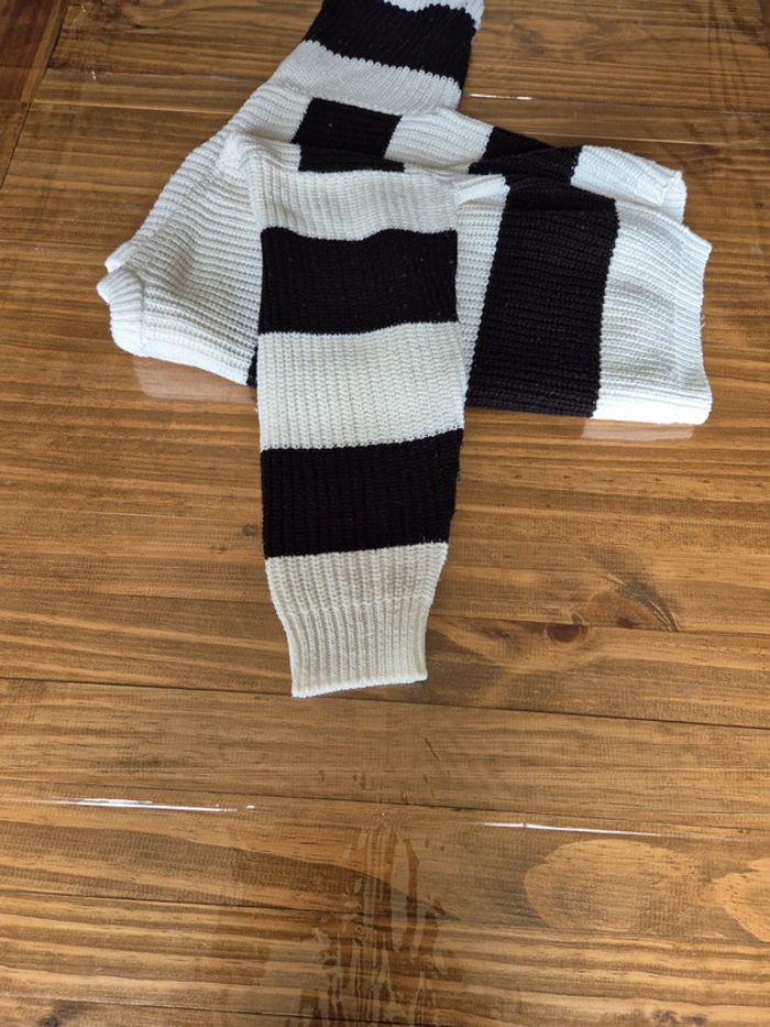 Pull rayé noir et blanc - photo numéro 3