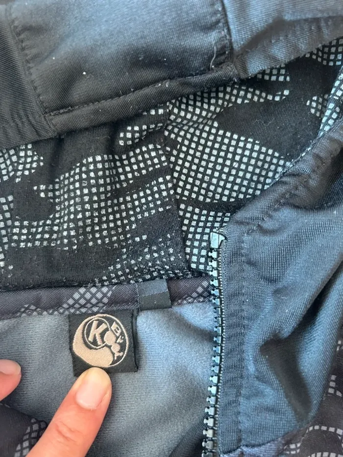Veste de sport zippe à capuche 10 ans - photo numéro 4