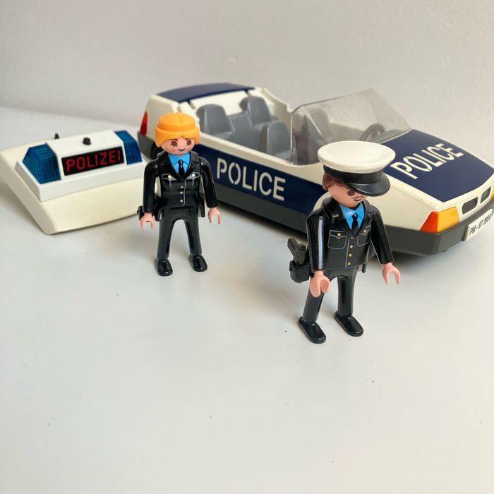 Voiture de police Playmobil - photo numéro 3