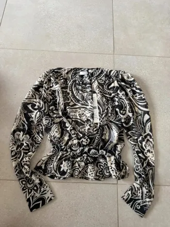 Blouse Morgan taille 34, neuve cache coeur élastiqué, valeur 55€